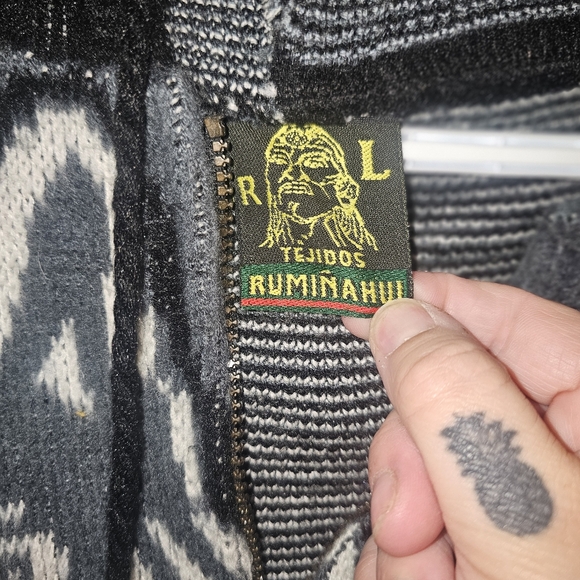 Tejidos Ruminahui Jacket - Picture 3 of 6